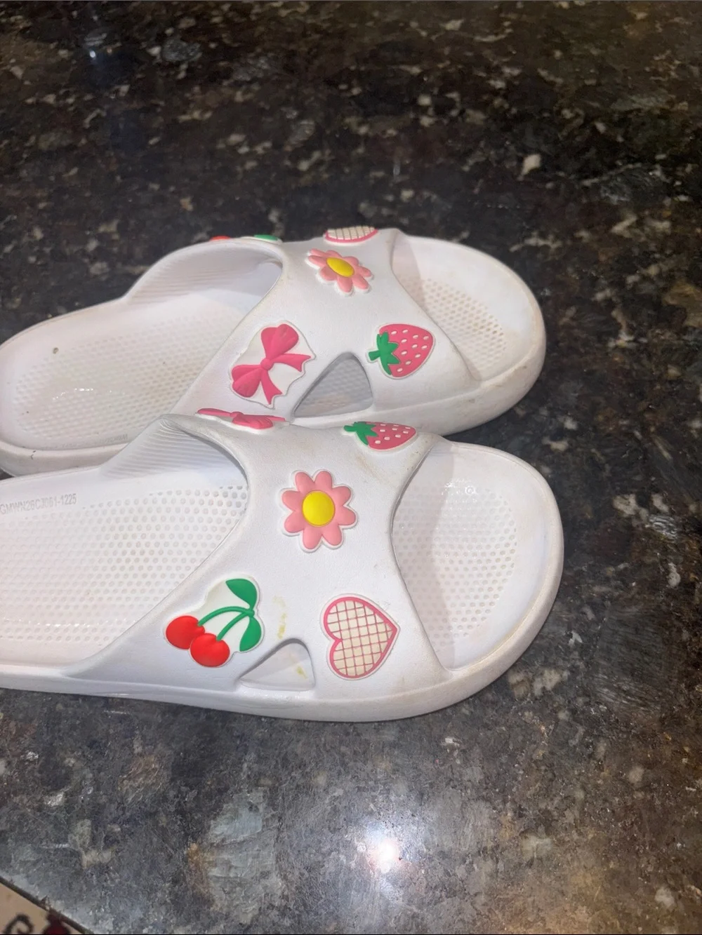 Charm white slides! Youth 3